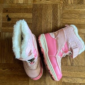 Carters girls snow boots size 11 pink